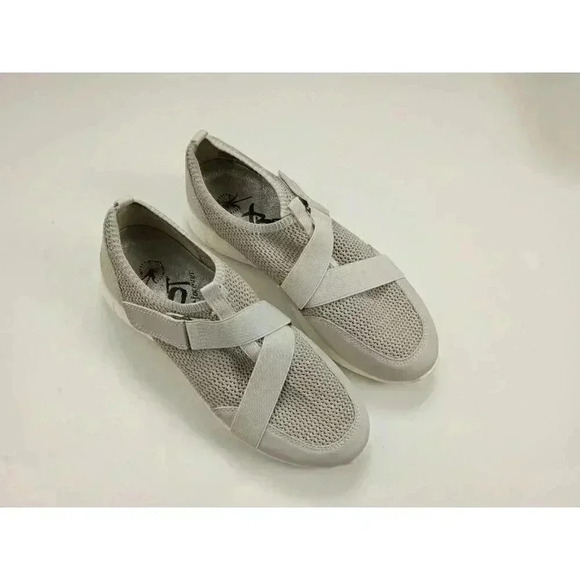OTBT Vicky Sneakers Dove Grey Gray Slip Pull On Womens US Size 8.5 M - Picture 1 of 10